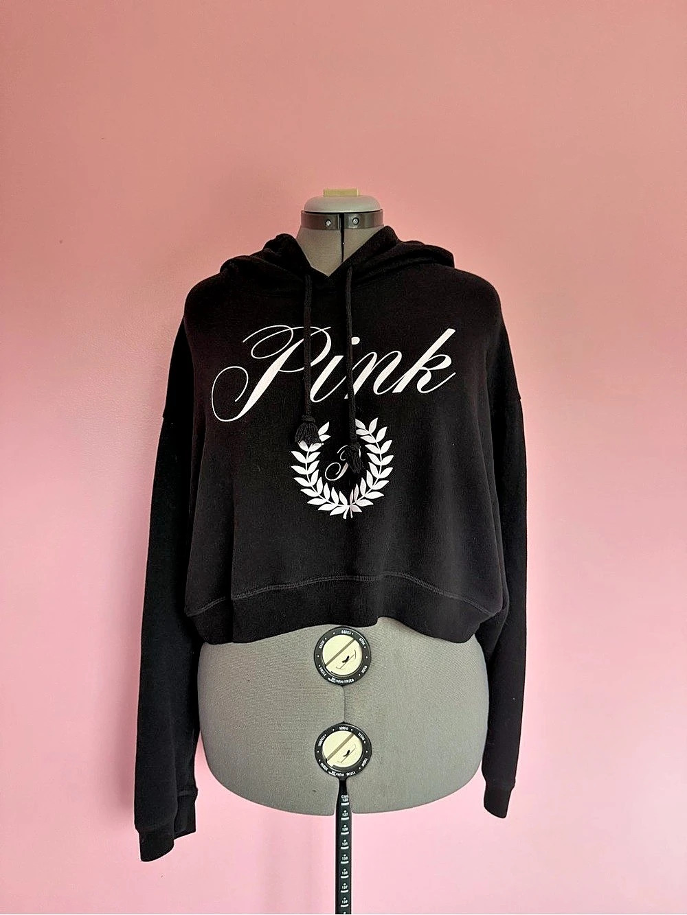 PINK Cropped Graphic Hoodie in Black Size XL Like New